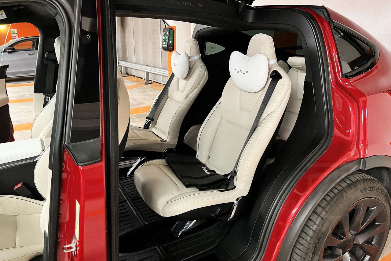 Tesla Model X PLAID