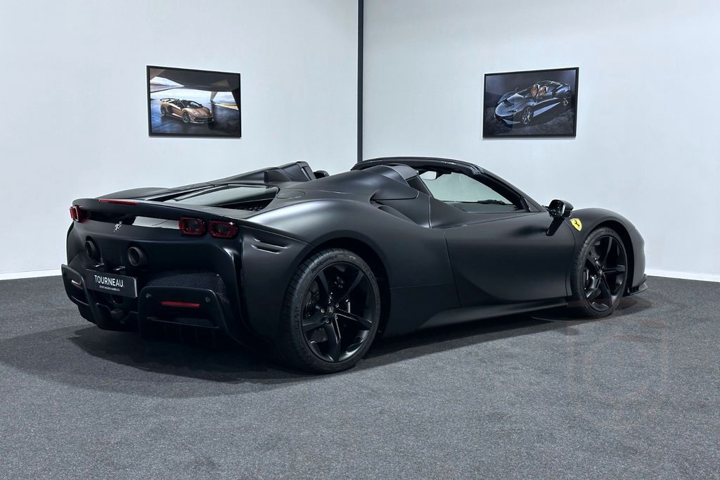 Ferrari SF90 Spider | Lift | LED | Carbon | Racing-Seats