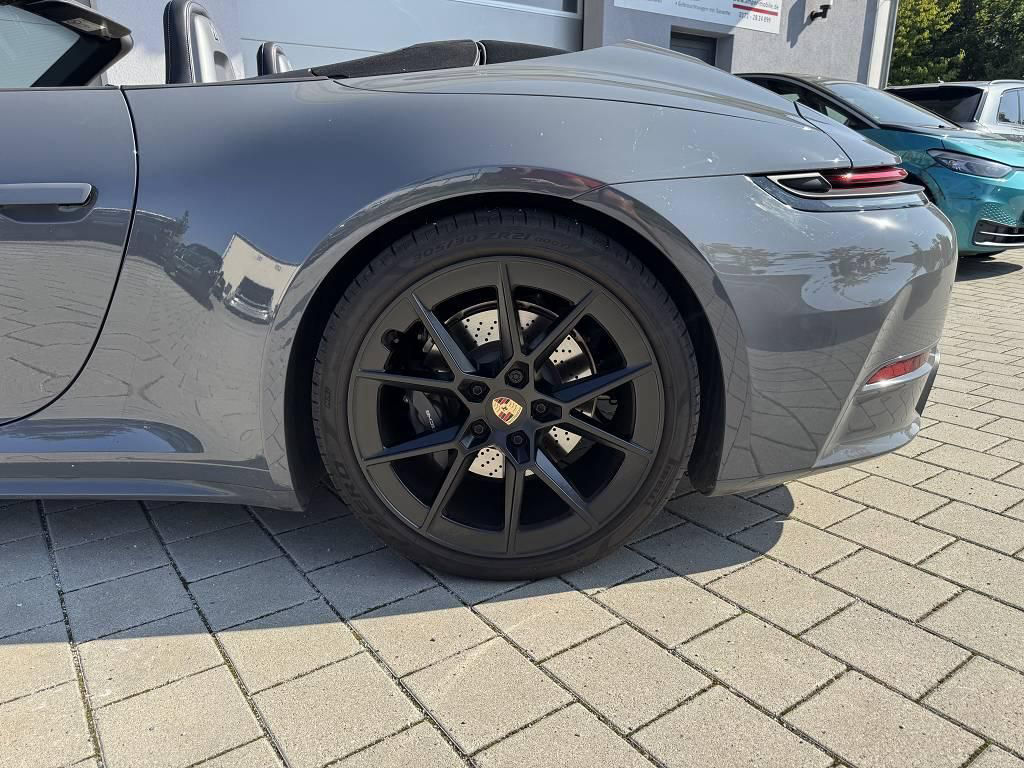 Porsche 992 Cabriolet *EXCLUSIVE MANUFAKTUR* FACELIFT