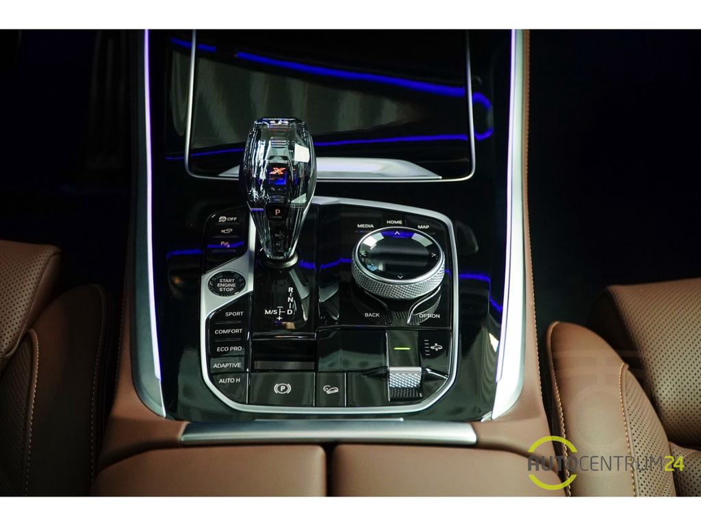 BMW X5 40d M Sport 7-Sitzer Luft Pano Memo HK AHK