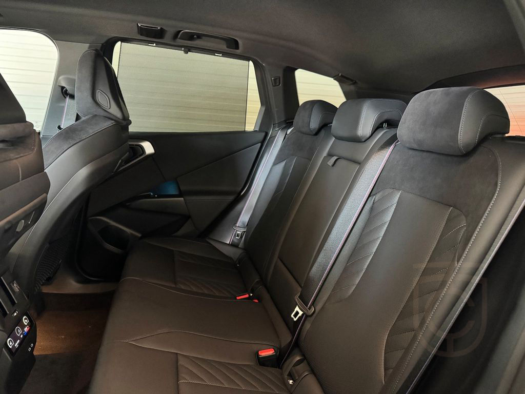 BMW X3 30e M-PAKET / INNO-PAKE T / ICONIC GLOW