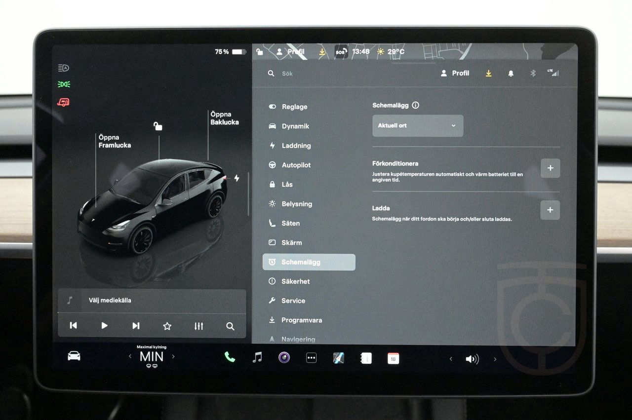 Tesla Model Y Performance AWD Autopilot Pano