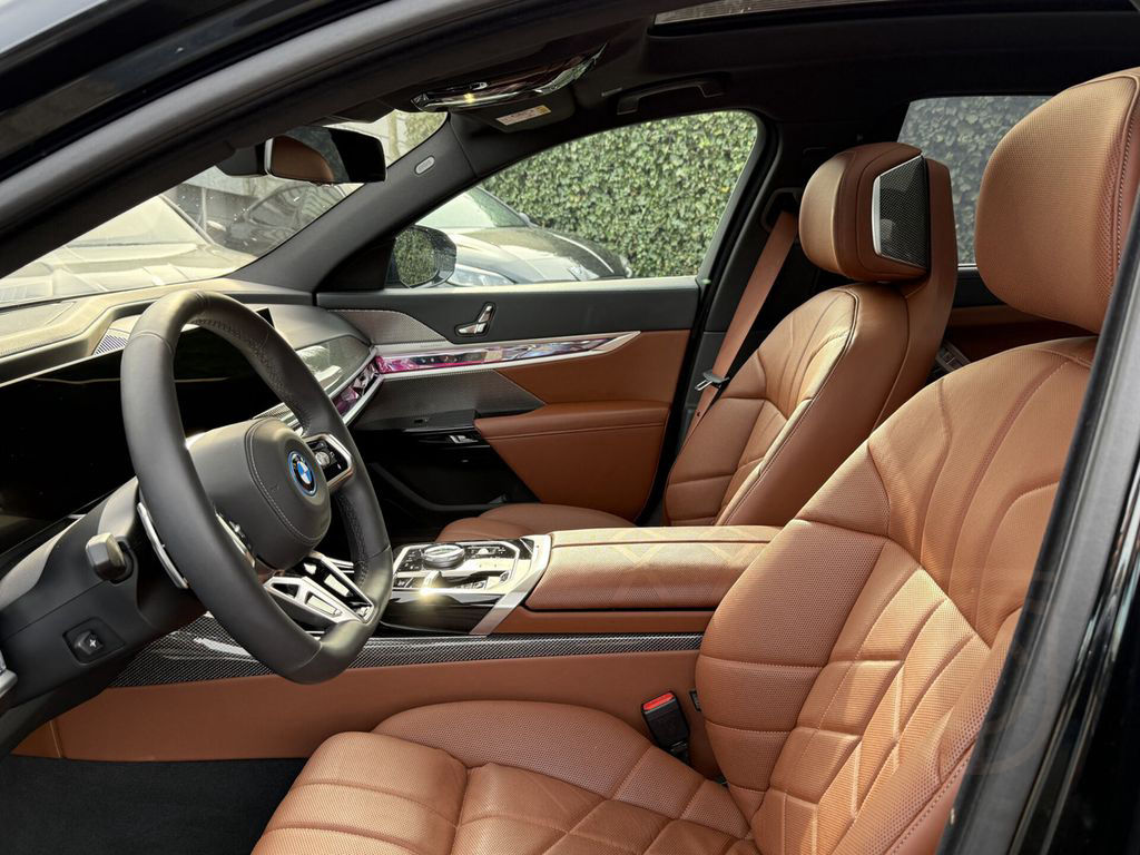 BMW i7 xDrive60 | M-Sport Pro | Panorama Sky Lounge