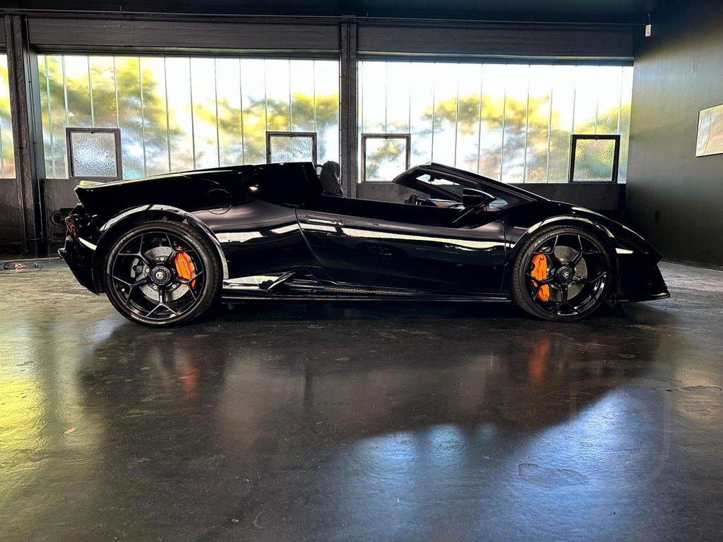 Lamborghini Huracán EVO Spyder*Lift*Sensonum*Wartungspaket