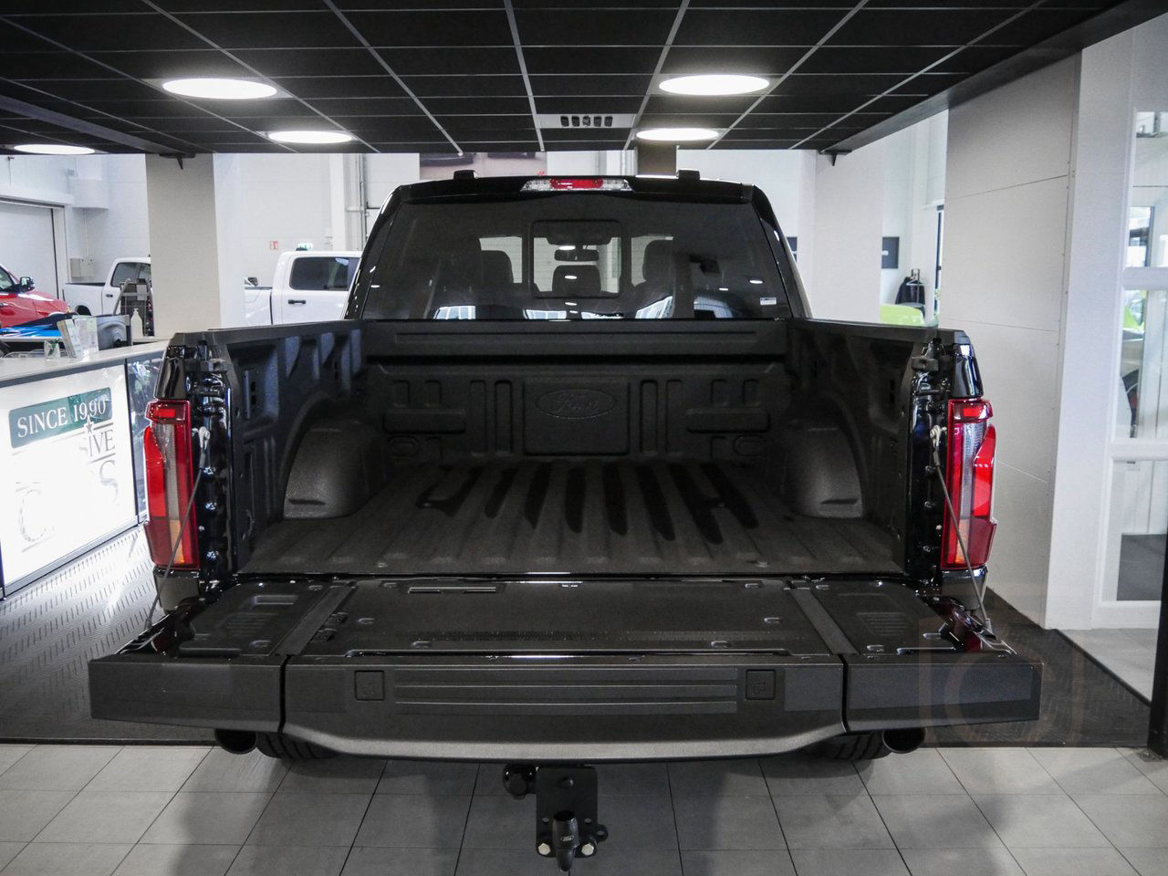 Ford F-150 Lariat BLACK APPERANCE V6 POWERBOOST HYBRID 772NM