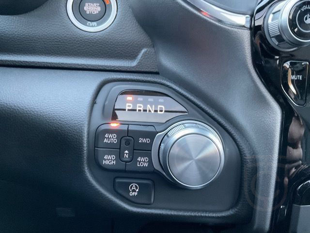 Dodge RAM 1500 Crew Cab 3.0 4x4 Laramie Sport Navi SD