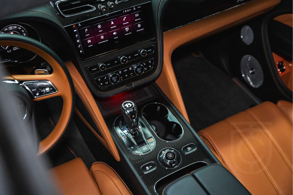 Bentley Bentayga Azure V8 |Black Line|Touring Spec|22" T