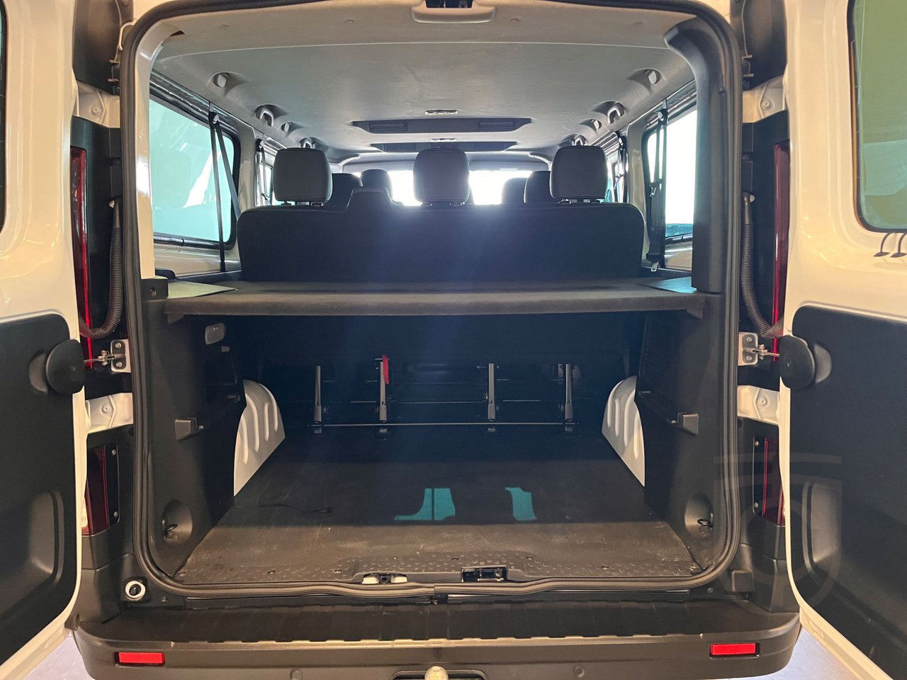 Nissan Primastar Crew 3.0t 2.0 dCi DCT Tekna inkl vinterhjul