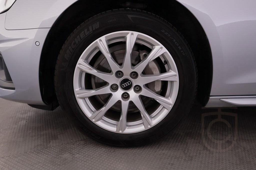 Audi A4 Sedan 40 TDI quattro