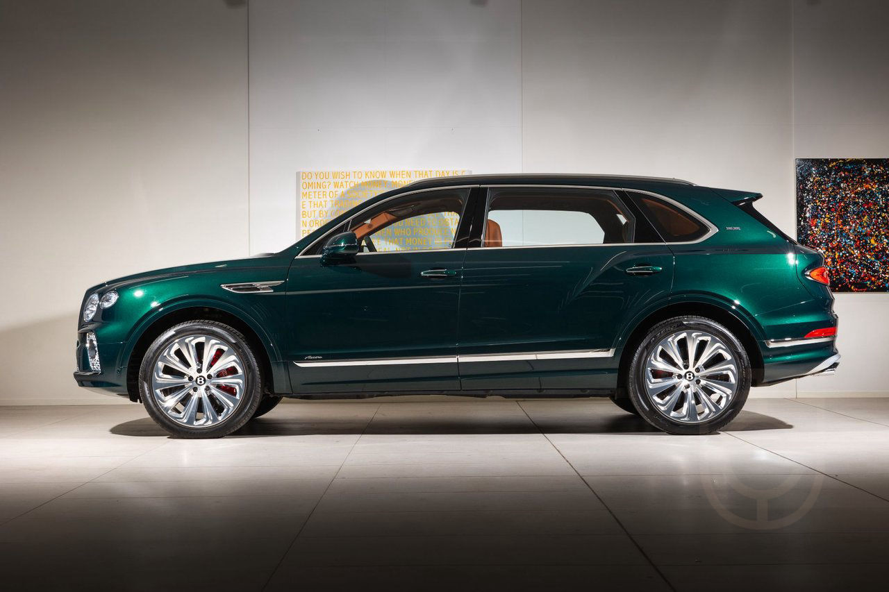 Bentley Bentayga V8 EWB 4.0 V8 EWB First Edition Azure