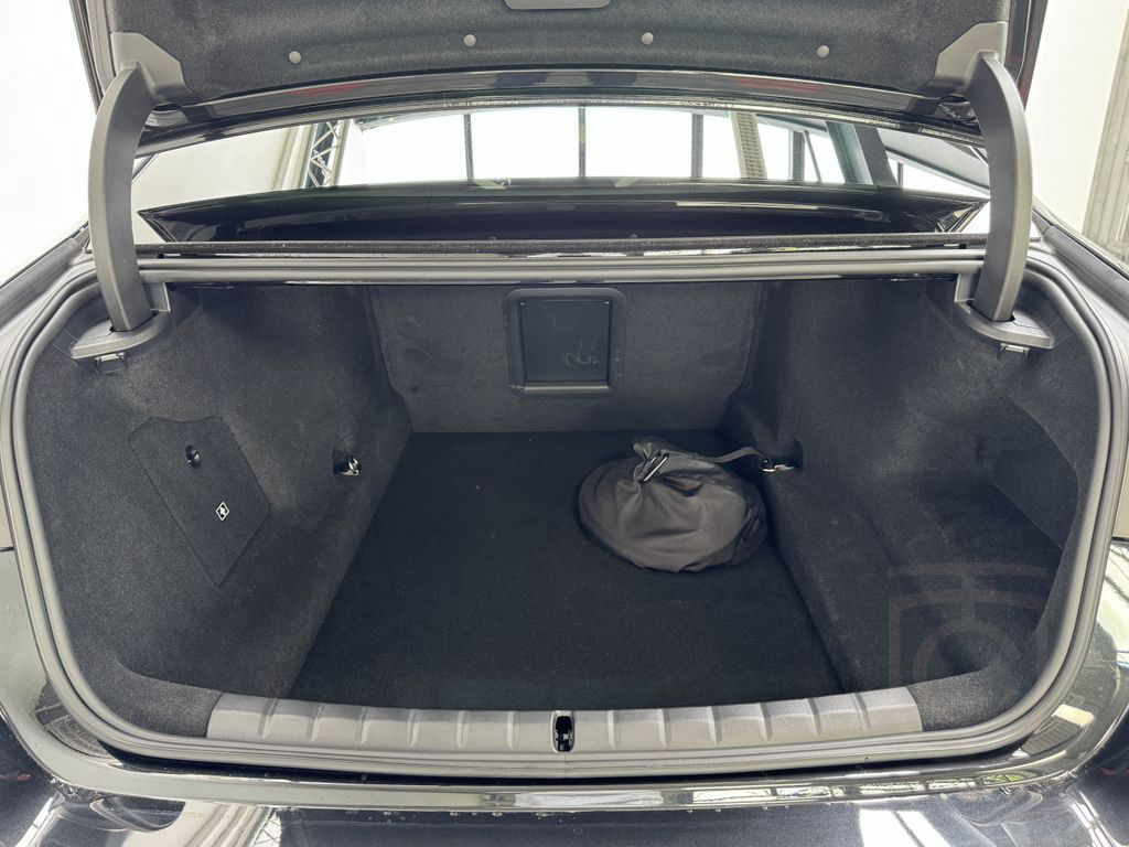 BMW M760 e xDrive Pro Executive Lounge Massage/Lüft.
