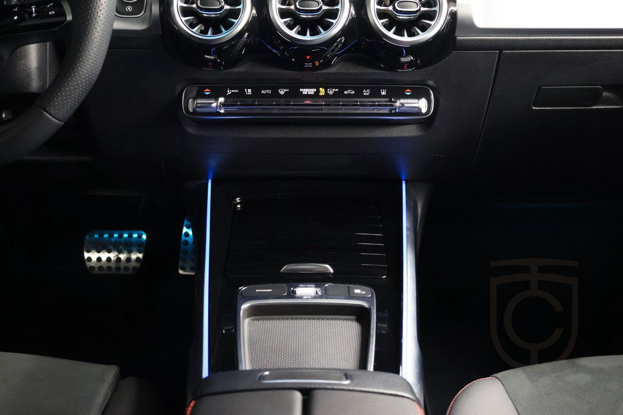 Mercedes-Benz GLB 250 4MATIC AMG LINE NIGHTPACKAGE