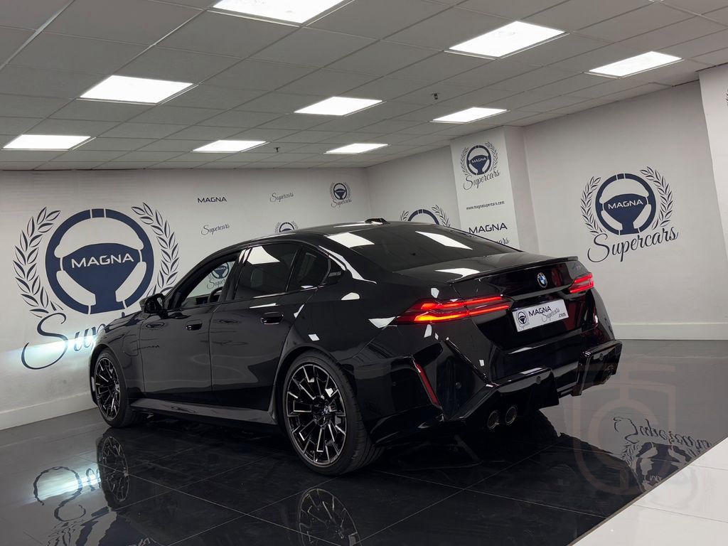 BMW M5 Plug-In Hybrid xDrive A