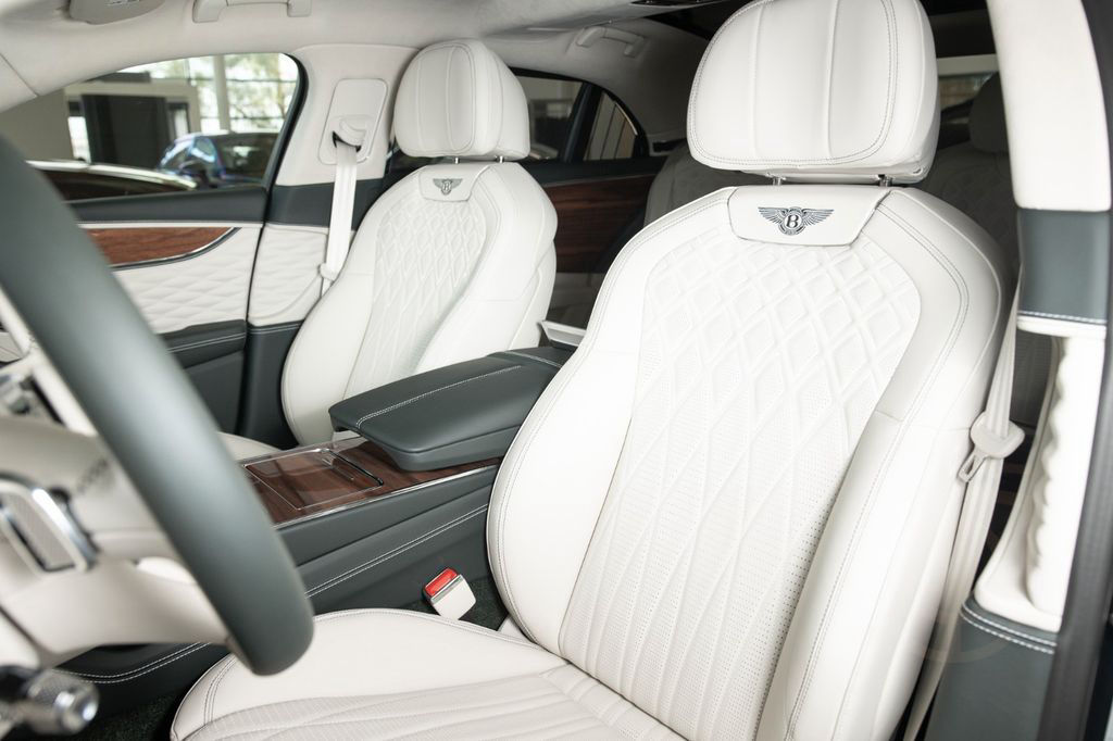 Bentley Flying Spur Azure Hybrid