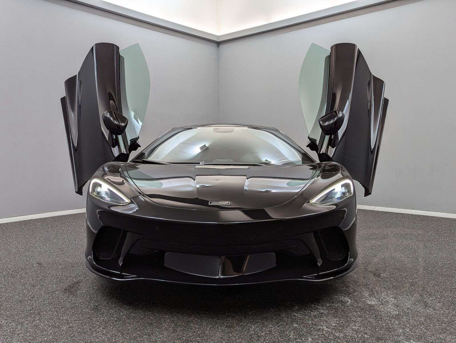 McLaren GT*carbon*full options*B&W