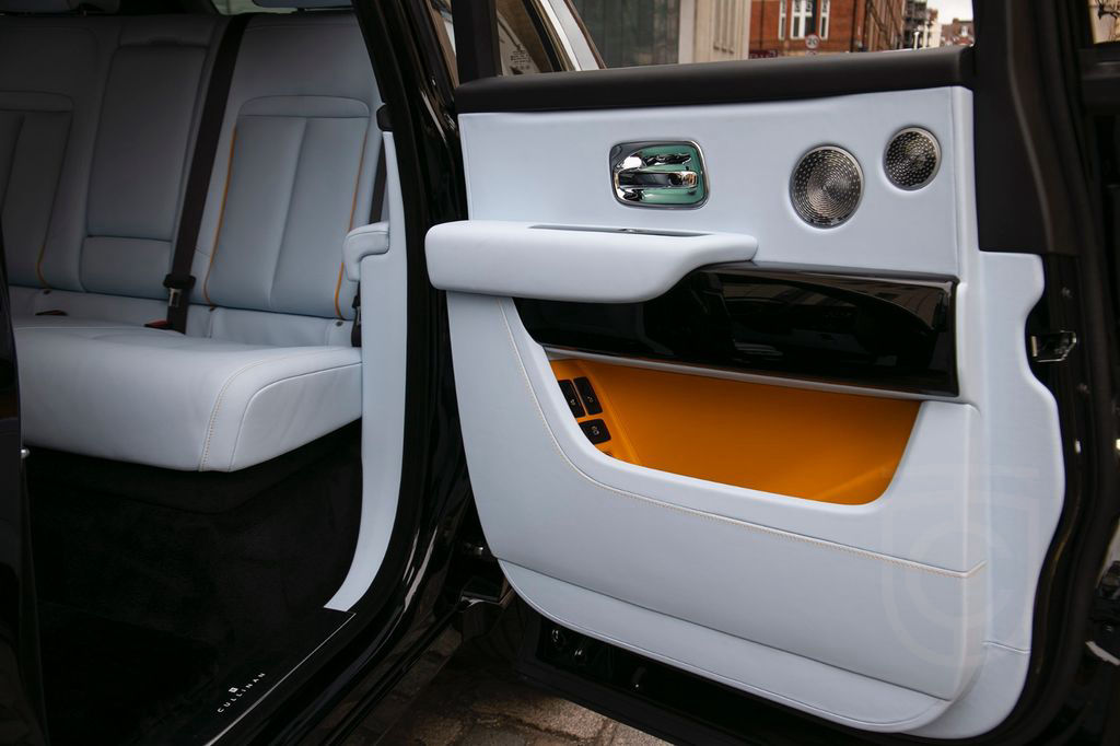 Rolls-Royce Cullinan - BLACK BADGE TRIM - STARLIGHT