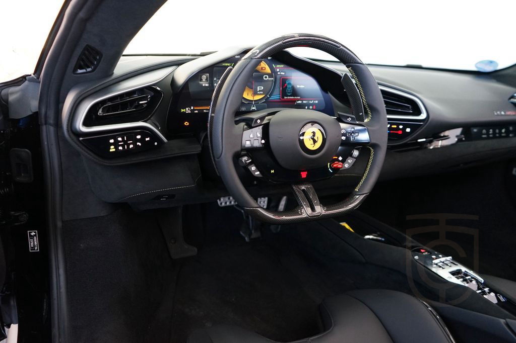 Ferrari 296 GTS BLACK*LIFT*CARBON+Corsa Racing Seats*NEW