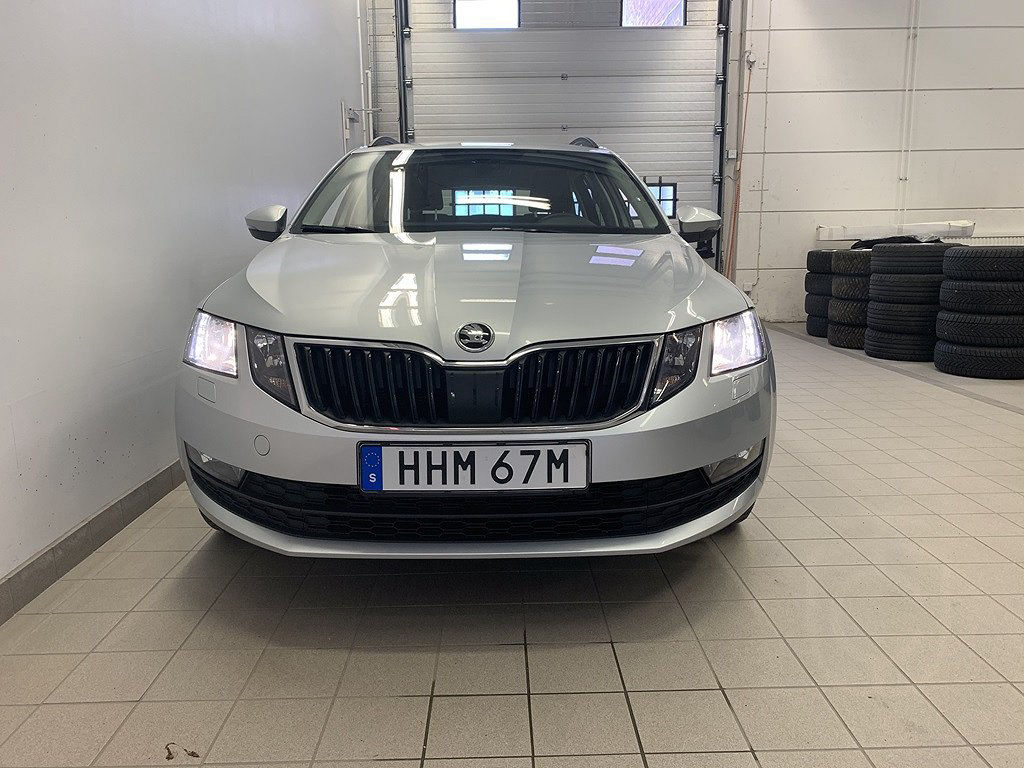 Skoda Octavia Kombi Ambition 1.0 TSI 115 drag och värmare