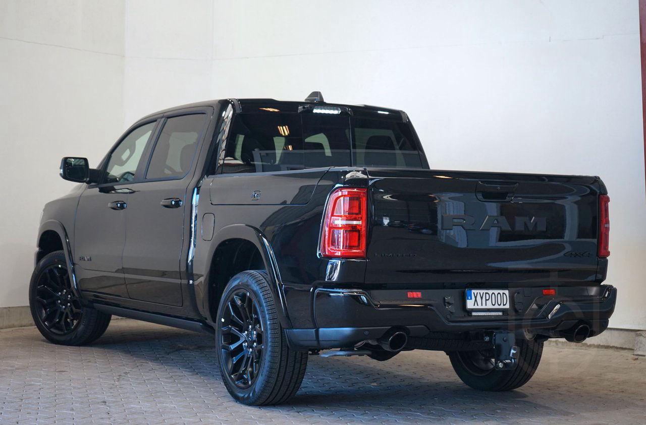 Dodge RAM 1500 Limited Night Rambox Hurricane