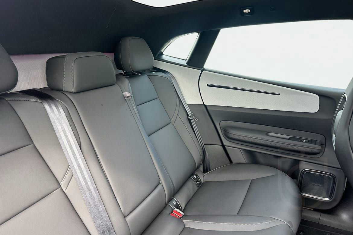 Polestar 4 Long Range Single Motor Plus Pilot