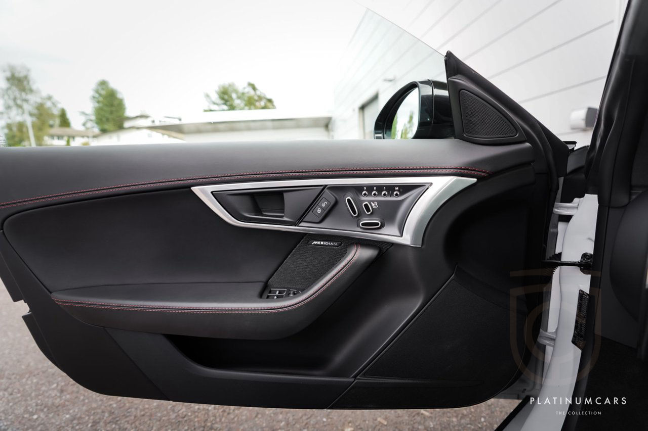 Jaguar F-Type R Quickshift