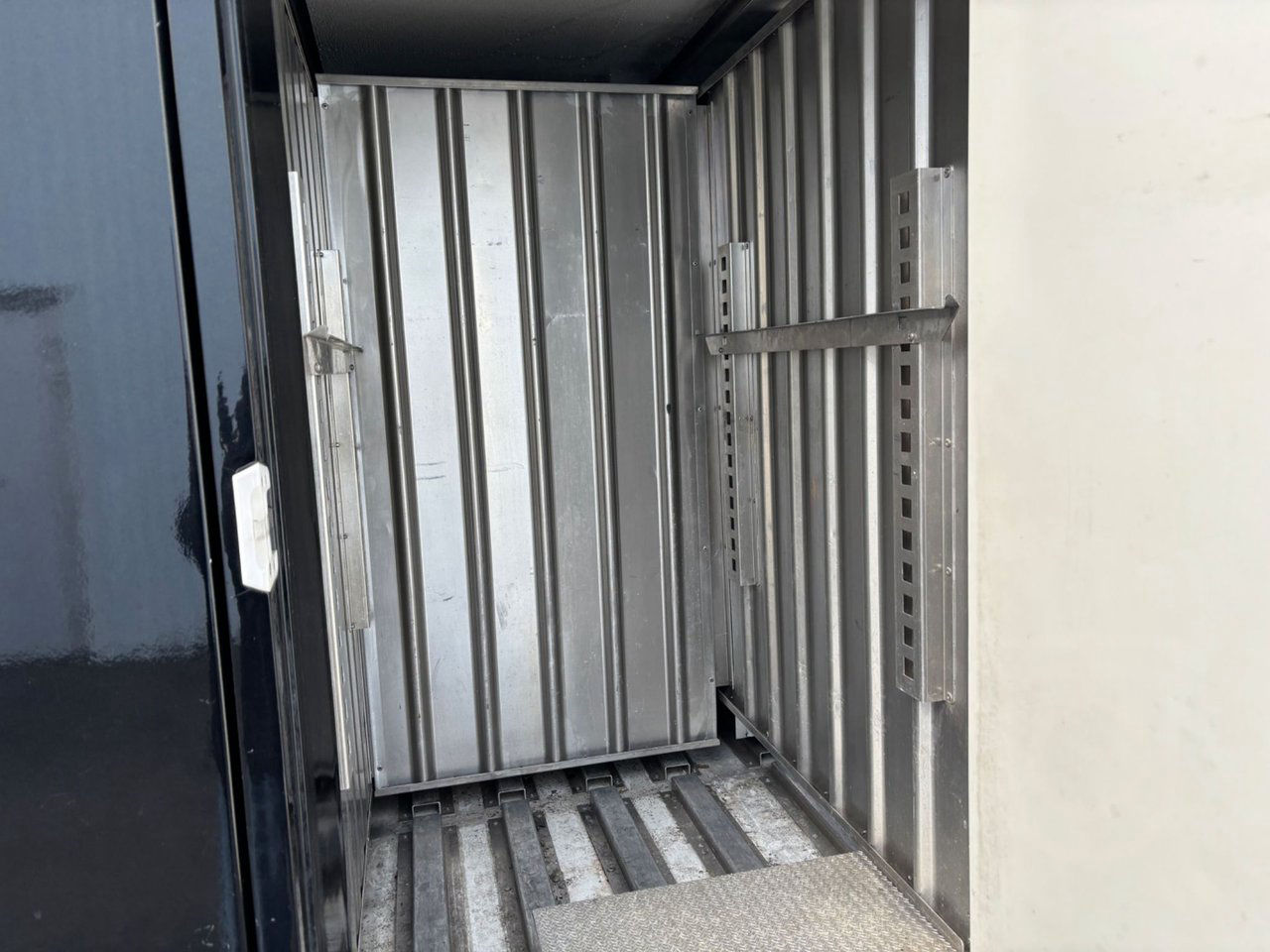 Maxus E-Deliver 9