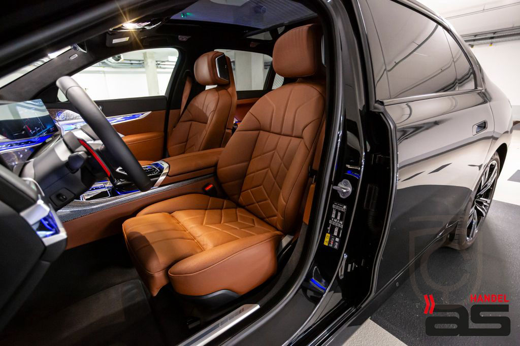 BMW M760 e|Executiv|Connois|Innov|SkyL|Iconic|B&O|21