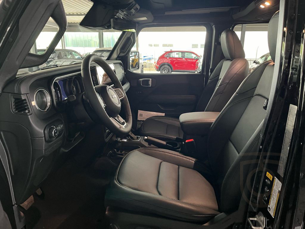 Jeep Wrangler Sahara 2.0 Benzin ***Schiebedach***