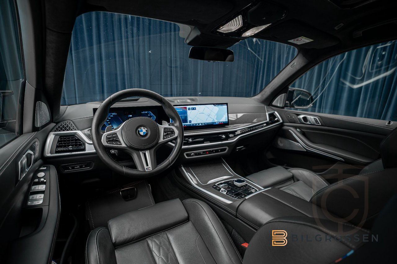 BMW X7 M60i