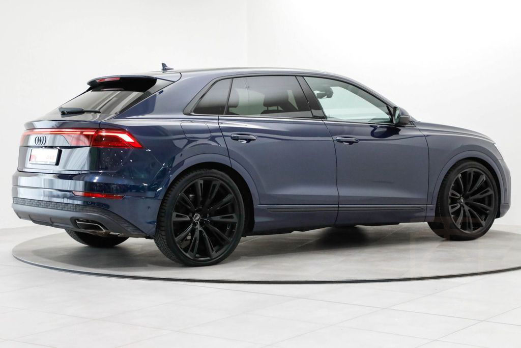 Audi Q8 55 TFSIe quattro AHK Matrix HUD 360° Luft ACC