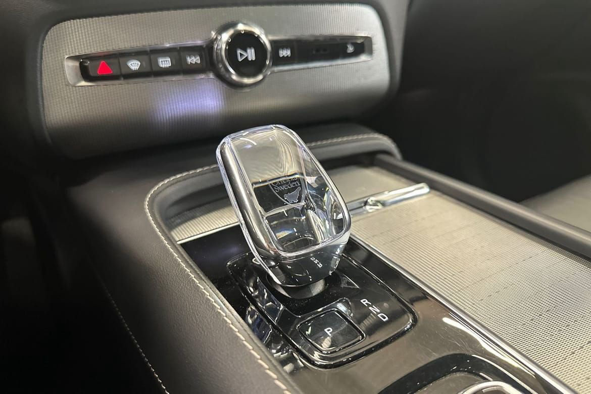 Volvo XC90 Recharge T8 Ultimate Dark Edition.