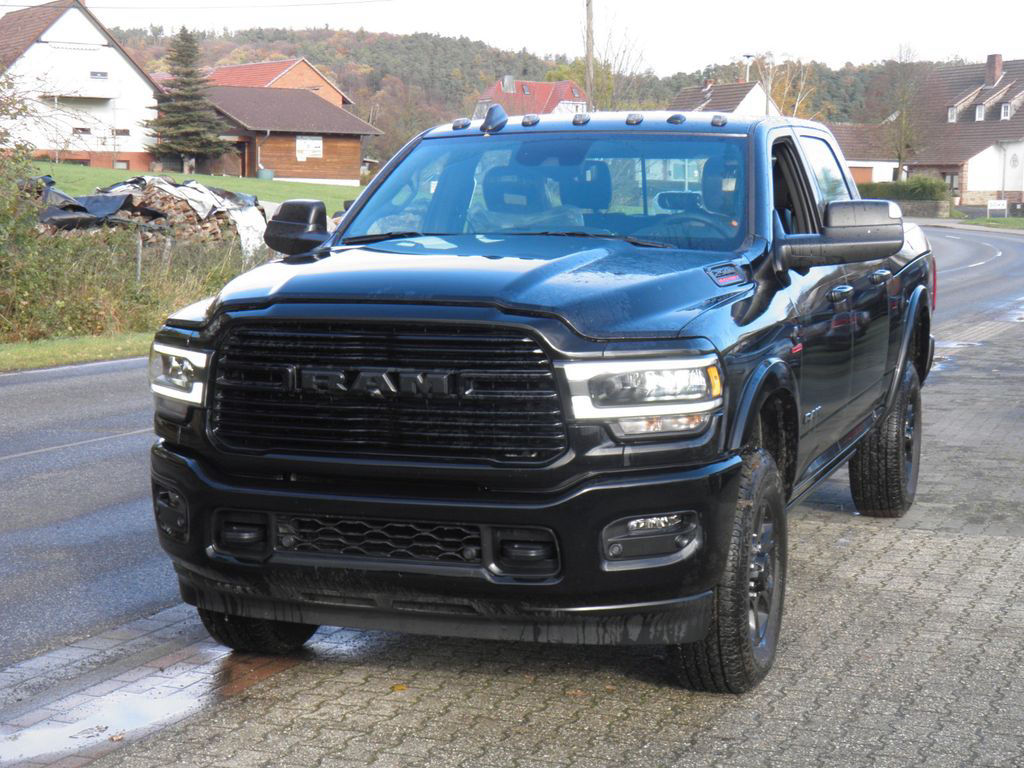 Dodge RAM 2500 CREWCAB 4X4 DIESEL NIGHT EDITION LARAMI