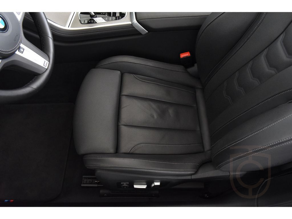 BMW 840 i Cabrio Soft-Close Multifunktionssitze Nack
