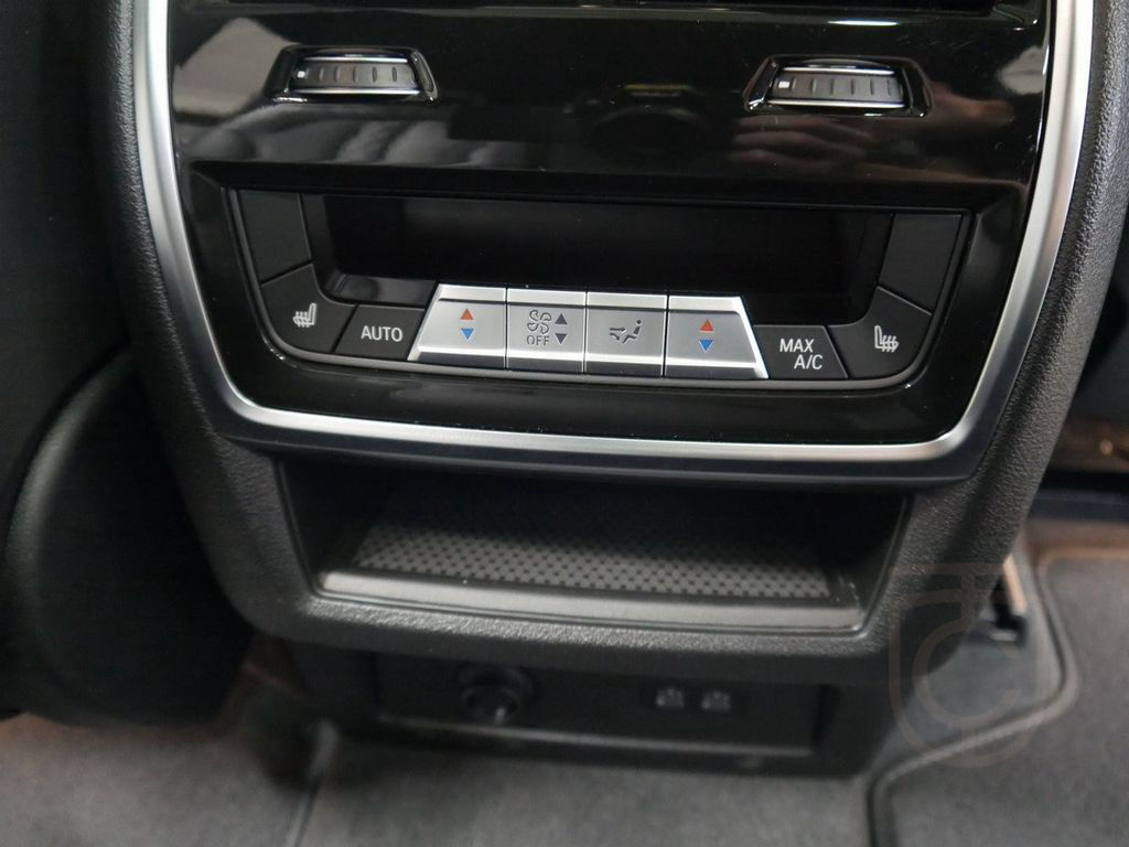 BMW X7 M60i Soft-Close, Sitzbelüftung, Sky Lounge