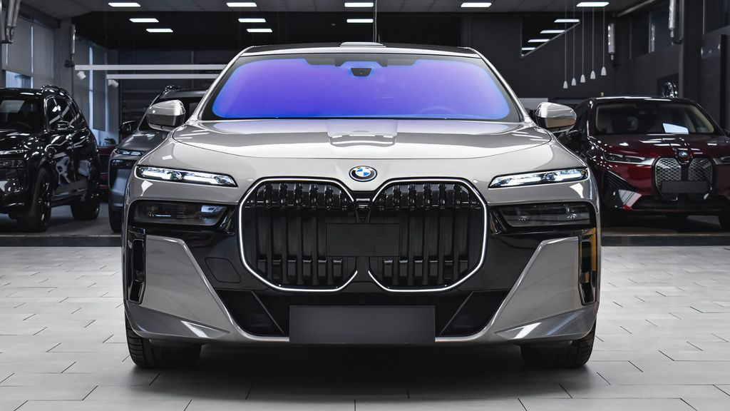 BMW 750e xDrive M Sport Plug-in Hybrid Sportautomati
