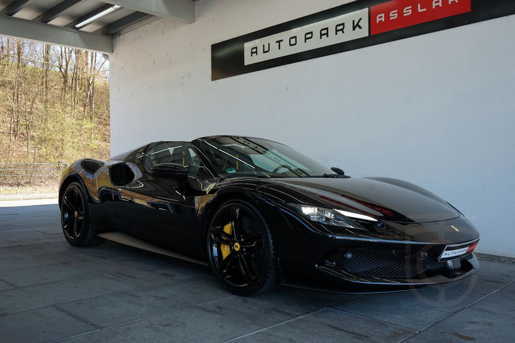 Ferrari 296 GTS BLACK*LIFT*CARBON+Corsa Racing Seats*NEW