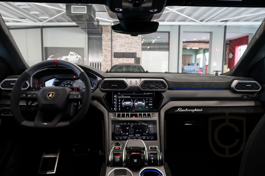 Lamborghini Urus Performante|FULL CARBON|AKRAPOVIC|B&O|VOLL