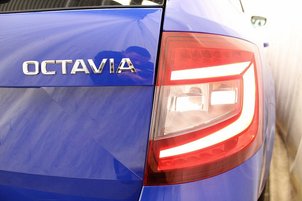Skoda Octavia Kombi AMBITION TSI 115 HK DRAG & VÄRMARE