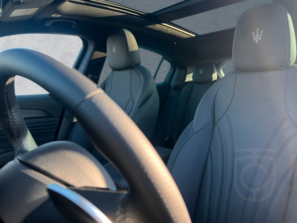 Maserati Grecale Modena Hybrid AWD MJ 25 ACC HUD LED SD