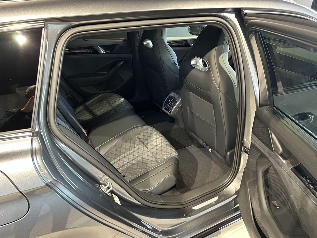 Volkswagen Passat R-Line eHybrid