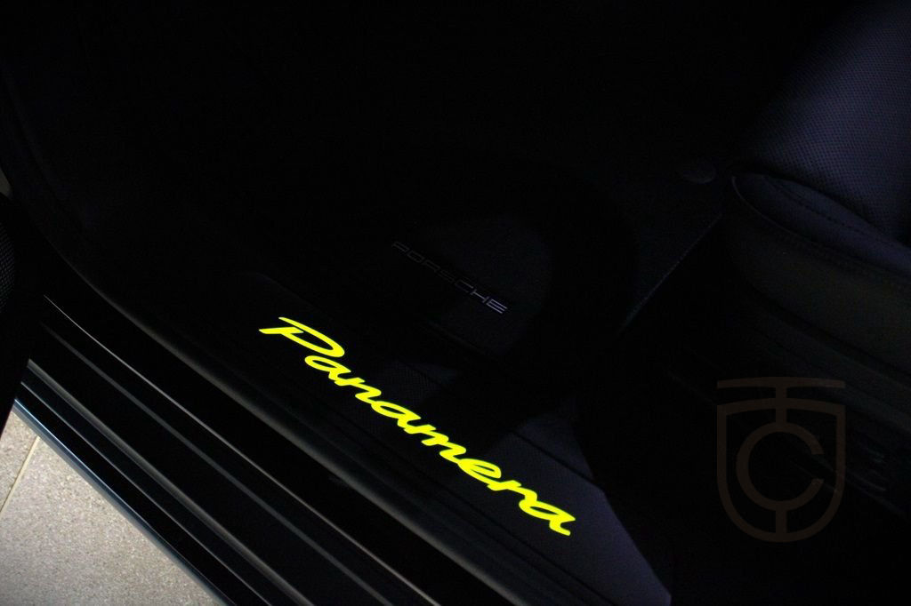 Porsche Panamera Turbo E-Hybrid PDK 500kW 2024