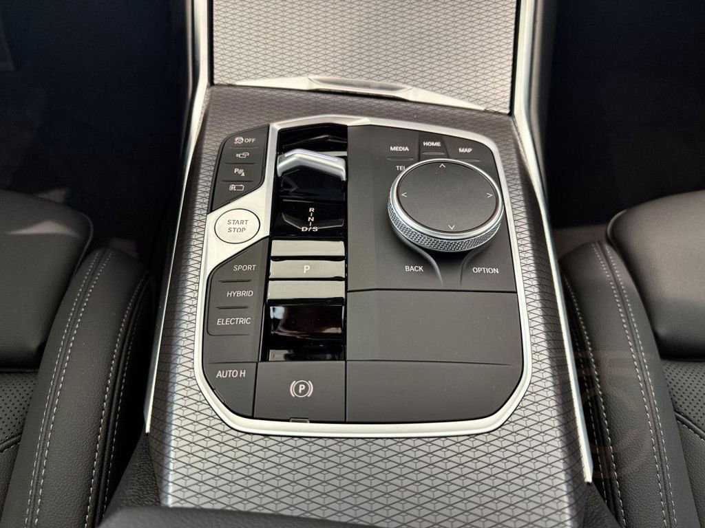 BMW 330e Touring M-SPORT INNOV. COMFO. AHK Bluetooth