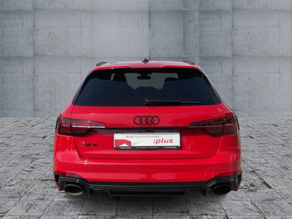 Audi RS4 Avant TFSI MATRIX+NAVI+HuD+B&O+ACC+PANO+20"