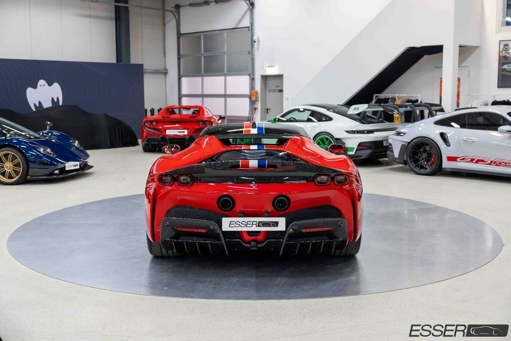 Ferrari SF90 Stradale | Hommage to 250 GTO Le Mans