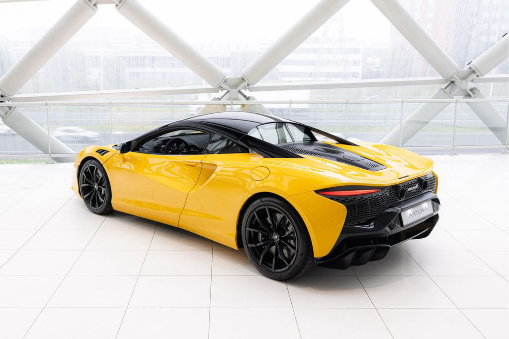 McLaren Artura 3.0 V6 Plug-in | 680pk | Volcano Yellow |