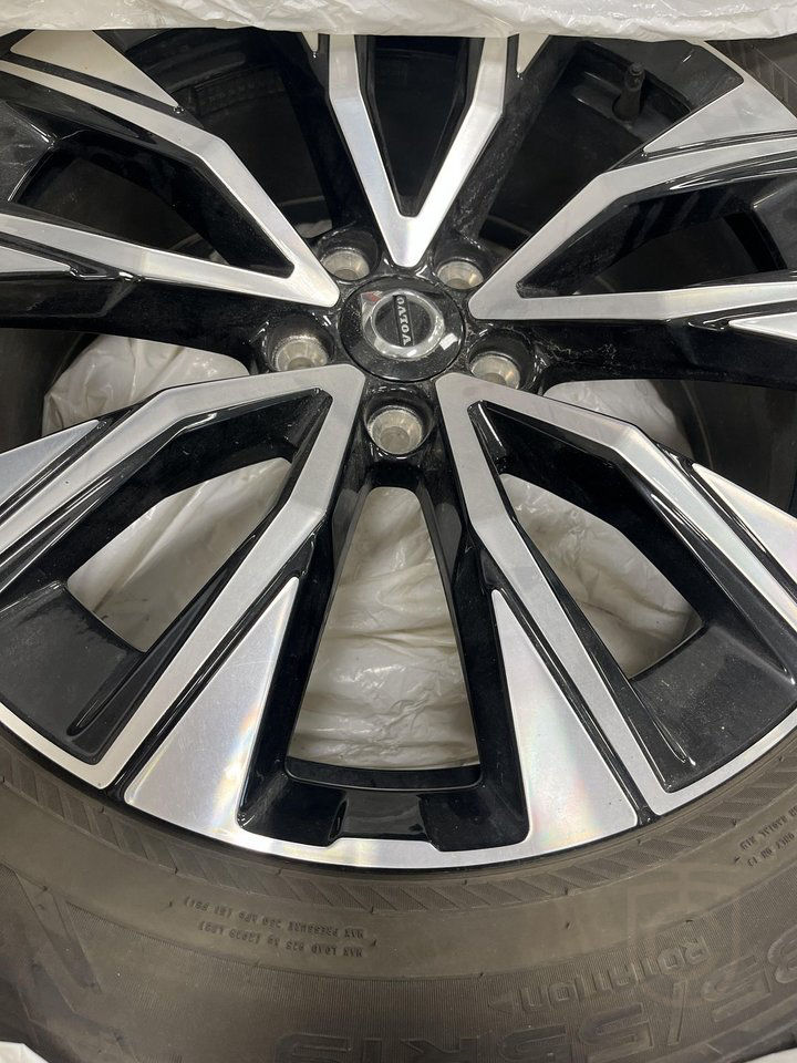 Volvo XC60 T8 Plus Dark