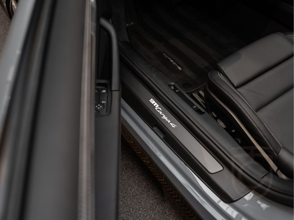 Porsche 992 992 Targa 4 Lift Carbon Bose 911 3.0 Targa 4
