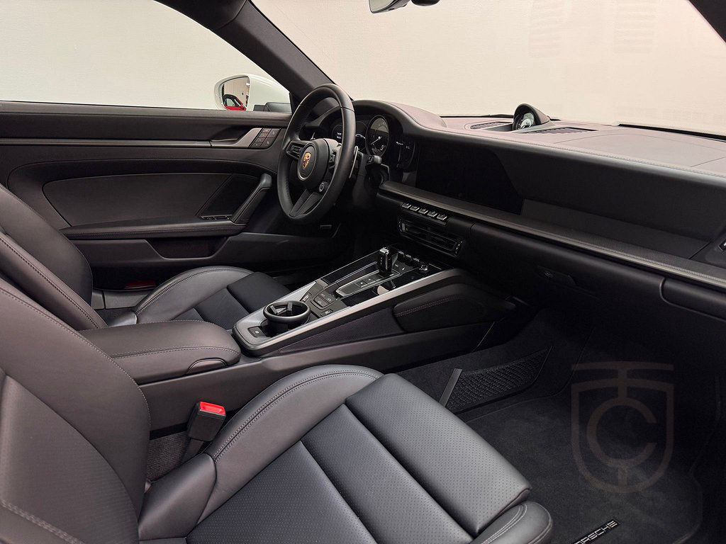 Porsche 911 992 Carrera 4S