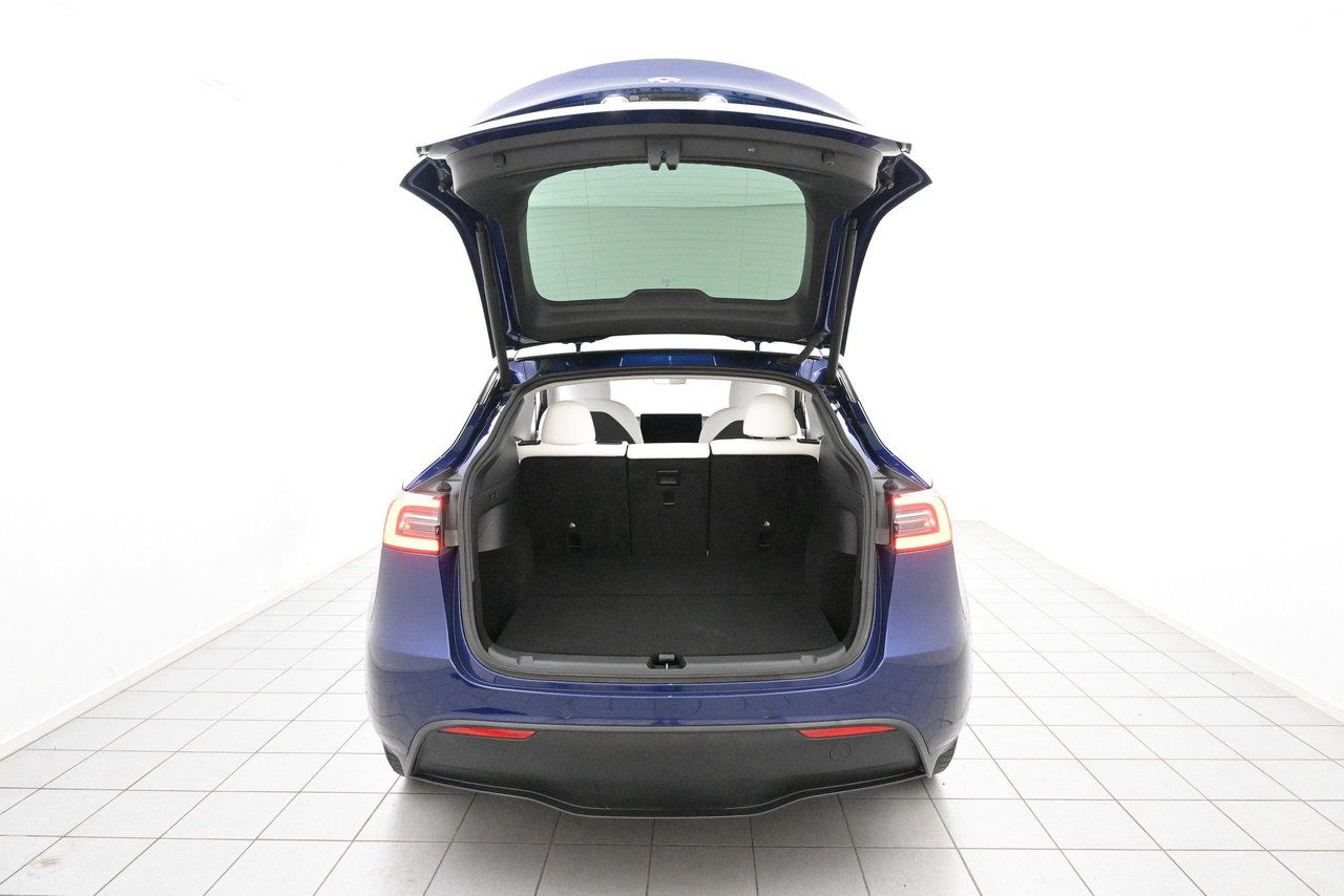 Tesla Model Y Long Range AWD Autopilot Pano