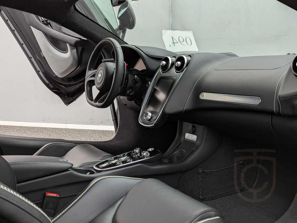 McLaren GT*MY2023*BLACK/BLACK*CARBON*FULL OPTIONS*B&W